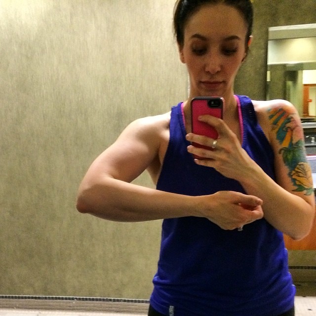 Dat leg day arm pump?? lol wut?! As someone who carries a lot of weight in their arms, I can't tell you how gratifying it is to see a topographical map of my hard work. This might not be much to some people, but I am so proud of myself knowing how far I've come and how much I've busted my ass to get where I am. I am so excited to see how they look when I start to lean out in July  #operationbuildmuscle #musclemonday #girlsthatlift #fitfam #fitspo #liftheavy #reversedieting #iifym