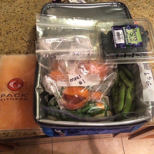 DETERMINED not to fall off the wagon this trip! 5 days in #Nashville/#Knoxville. Day one meals and snacks in a small cooler to carry with me- days 2-5 will be from Whole Foods. Using my #6packbags ice pack to keep it all chilly. Also, started flying in my workout clothes so I can go right from the plane to the gym- #noexcuses! #fitfam #fittravel #frequentflyer #contestprep #bikiniprep #mealprep