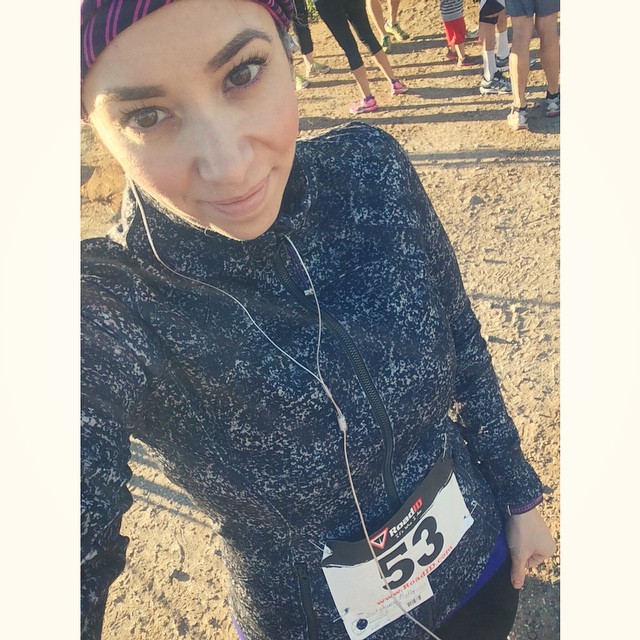 #sistercities5k in the bag. Missed my PR by a few seconds but considering I came in on the late flight last night AND ran through that nasty, painful plantar wart- I'm actually pretty stoked at my time! Rocking my new #lululemon jacket and headband @fueledbypez got me for my birthday ️